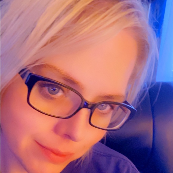 Meet your Posher, Jennifer - Picture 1 of 1